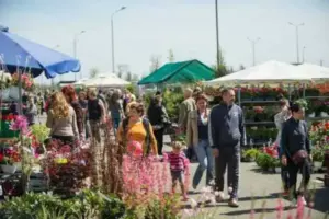 a început târgul primăverii