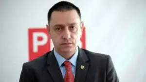 fifor îl acuză pe falcă