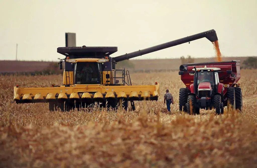 combina agricultura getty scaled