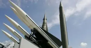 bomba nucleară din grădina ardeleanului