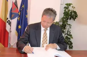 excelența sa xu feihong