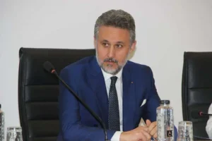 diplomatului marius lazurca i s-a