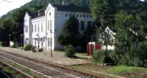 Directorul regionalei cfr timișoara dat jos, la propriu, din tren în stația săvârșin. Nu, nu pentru că nu avea bilet... 9 gara săvârșin