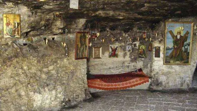peștera sfântului apostol andrei