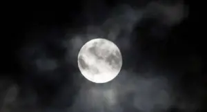 superluna s-a văzut slab