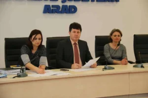 atenție, dinspre cja vine un nor