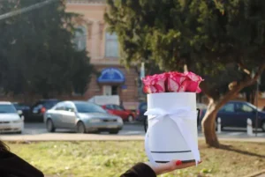 o cutie de bucurie -