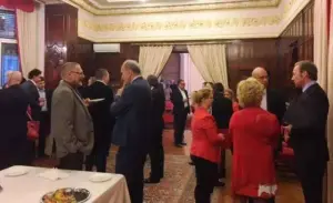 întâlnire de afaceri la nivel