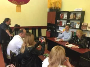 casa româno-chineză și clubul