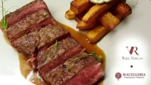 steak de vită cu cartofi