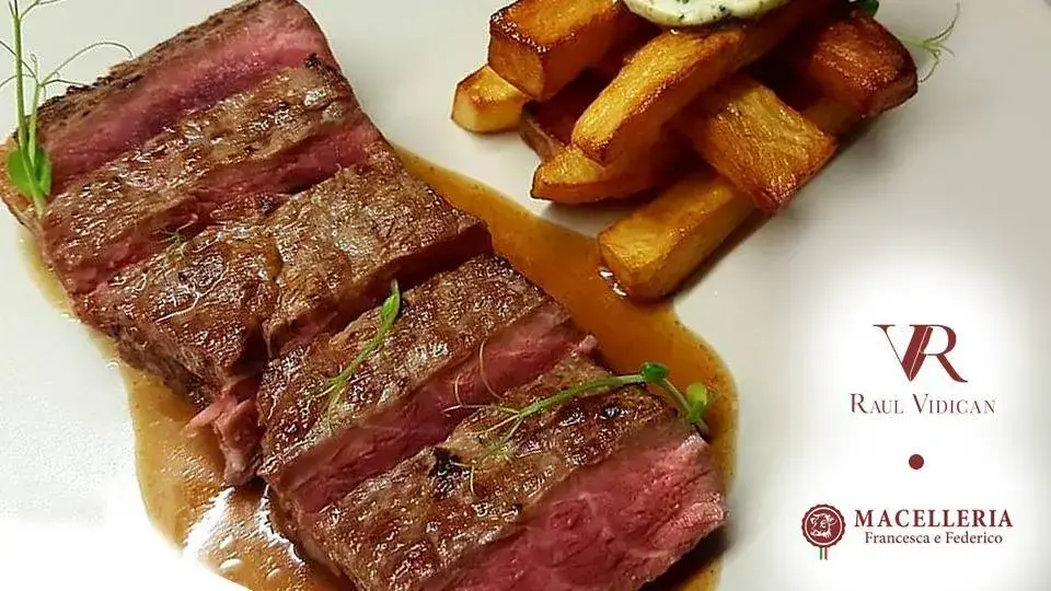 steak de vită cu sos de vin