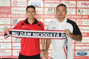 mijlocașul alin cârstocea a semnat
