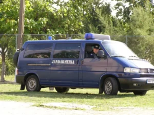 haine și încălțăminte contrafăcute retrase