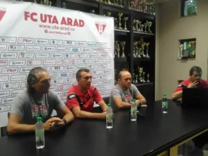 todea și botiș țintesc trei