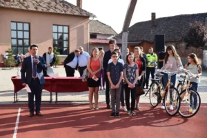 primăria pecica a oferit biciclete