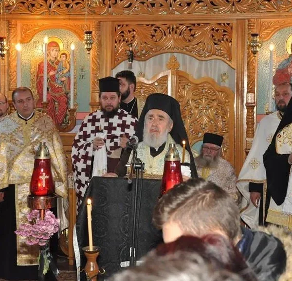 Conducătorii bisericii ortodoxe arădene, demnitarii locali, mii de oameni care l-au iubit şi respectat l-au condus pe părintele-protopop al lipovei, ioan jidoi, pe ultimul drum pământesc 9 ioan jidoi 4 1