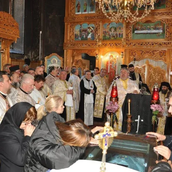 Conducătorii bisericii ortodoxe arădene, demnitarii locali, mii de oameni care l-au iubit şi respectat l-au condus pe părintele-protopop al lipovei, ioan jidoi, pe ultimul drum pământesc 6 ioan jidoi 7 1
