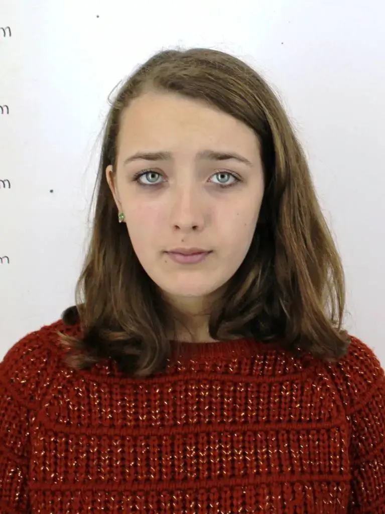 O (altă) adolescentă a dispărut de acasă. Părinții și Poliția o caută de trei zile pe arădeanca Roxana-Gabriela