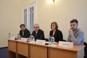 un proiect de aproape două