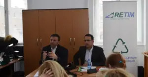 Stăpânii gunoaielor fac pe durii: „cetățenii care nu au încheiat contractul de prestări servicii salubritate nu vor primi pubele! ” așa... Și?! 24 retim