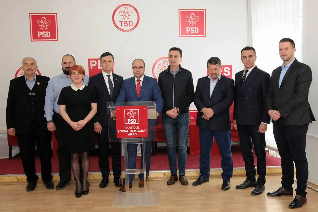 Au vrut să SOLUȚIONEZE „Criza gunoaielor”... dar nu toți! PSD-iștii au convocat „ședință CLM de îndată”, dar n-au făcut CVORUMUL