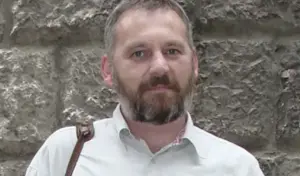 dr. peter hügel părăsește fotoliul