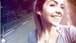 o elevă de 19 ani