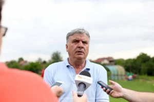 uta a transferat un „nume