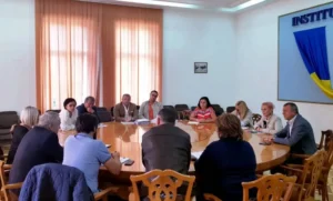 pentru accesul în cartierul via