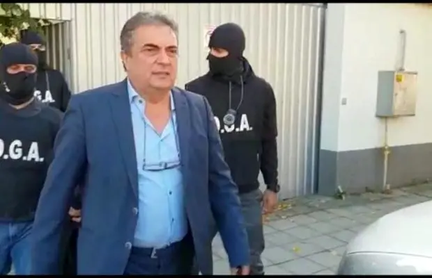 [ACTUALIZARE] „Herghelia de 70 de bidivii pensionați la Penitenciarul Arad” cu care am fost seduși de DNA Timișoara înseamnă, de fapt, „doi cai frumoși, maxim șasă”... dar BANII găsiți în casa medicului Poșiar IMPRESIONEAZĂ prin OBRĂZNICIE!
