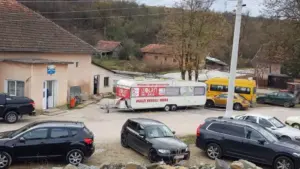 o caravană cu 30