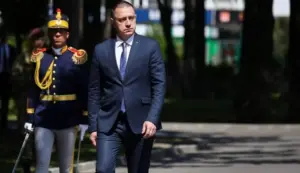 ministrul demisionar al apărării mihai
