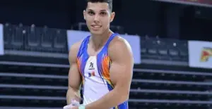 arădeanul adelin kotrong face parte
