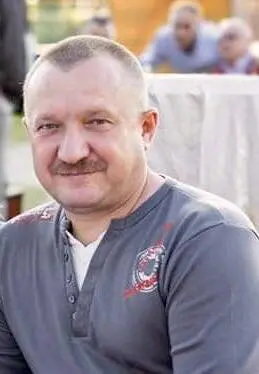 [ACTUALIZARE 7] După 5 ani de proces în care aproape nimeni nu mai spera la o rezolvare, pedofilul din Sântana SEMIDREAN Marcel A FOST CONDAMNAT la 7 ANI și 8 luni de închisoare și plata a 30.000 de euro către victima pe care a batjocorit-o în fosta Casă de tip familial „VERA”