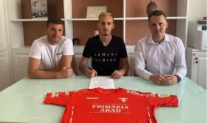 cristi pușcaș a semnat