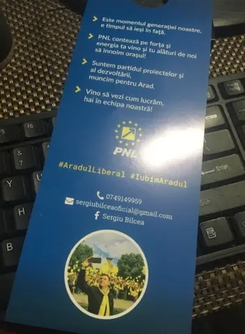 ATENȚIE: noaptea, niște omuleți în galben vă intră în scările blocurilor și pun căcat pe clanță!