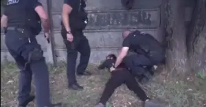 a furat portmoneul unei femei