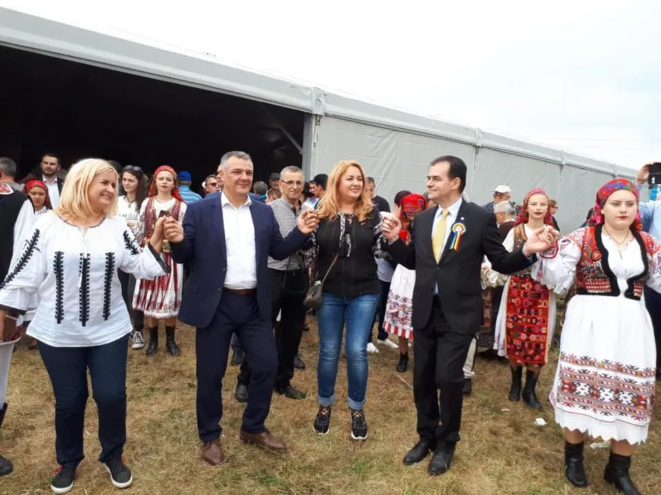 „Stăpâna inelelor rupte”, BAROANA Geanina PISTRU își reface „armata salvării Spitalului Județean Arad” punând o biată „fată de la pagina 5” în funcția de DIRECTOR la Direcţia Gestionare Patrimoniu şi Achiziţii Publice [GALERIE]
