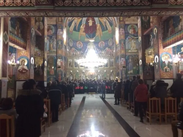 [ACTUALIZARE] Seară plină de emoție și încărcare sufletească la concertul caritabil de colinde „Nu uita când ești voios, române să fii bun!”