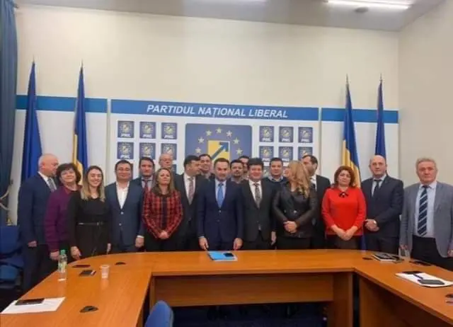 PNL Arad și-a desemnat ALEȘII... așa că obișnuiți-vă să pronunțați „Doamna DEPUTAT GEANINA Pistru” și „Domnul SENATOR DORU Sinaci” ANTICIPAT!