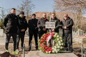 uta a depus un omagiu