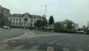 aradul e depășit la personal