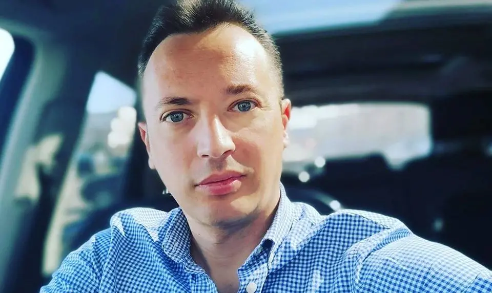 [ACTUALIZARE 2] 1 aprilie, 2022 îl prinde pe liberalul progresist Horea Timiș în anticamera Ministrului Sănătății, social-democratul conservator Alexandru Rafila, cerșind postul promis în schimbul renunțării la funcția de director al DSP Arad