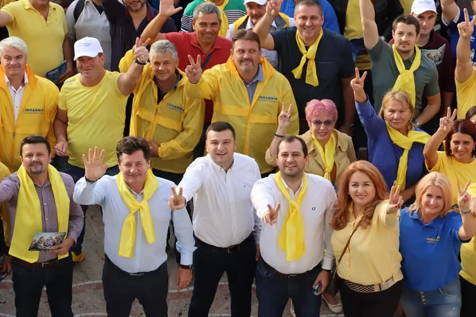 Gospodărirea Comunală Arad a ajuns TERITORIUL unei MAFII POLITICE, condus tiranic de FINUL Tiberiu CIUL, supervizat de NAȘA Geanina PISTRU și protejat de MARELE PARTID