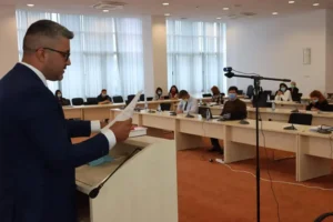 mihai pârv face parte