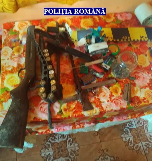 Doi „haiduci” din CHISINDIA, de generații diferite, au fost reținuți pentru UZ DE ARMĂ LETALĂ fără drept