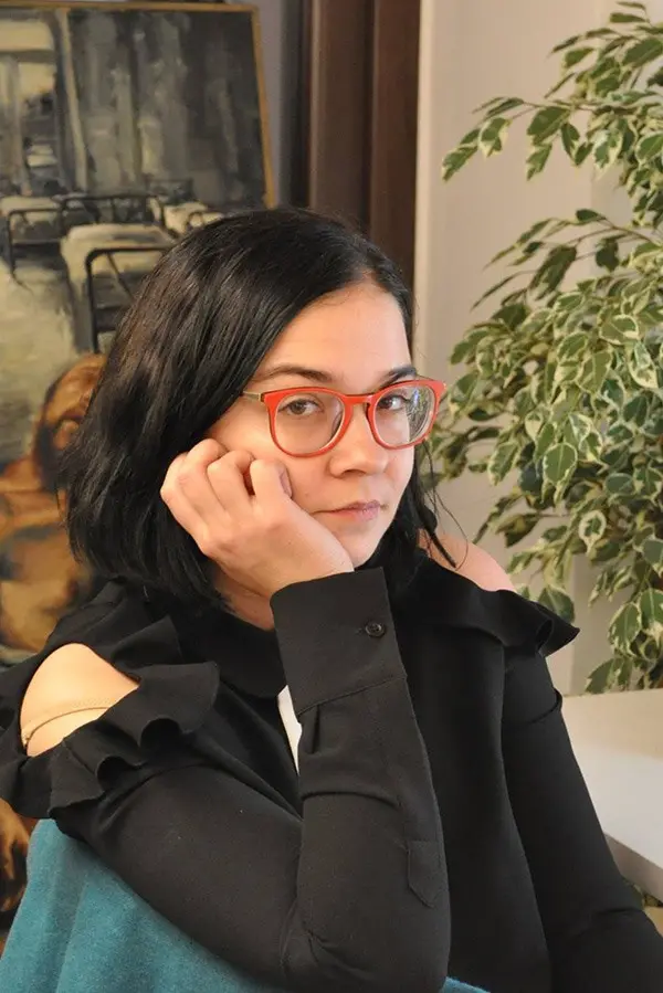 Fiecare poate să aducă mai aproape cărţile de copiii care citesc foarte mult şi care au mai puţine posibilităţi materiale. Votați Raluca Selejan și libraria independentă „La Două Bufnițe”