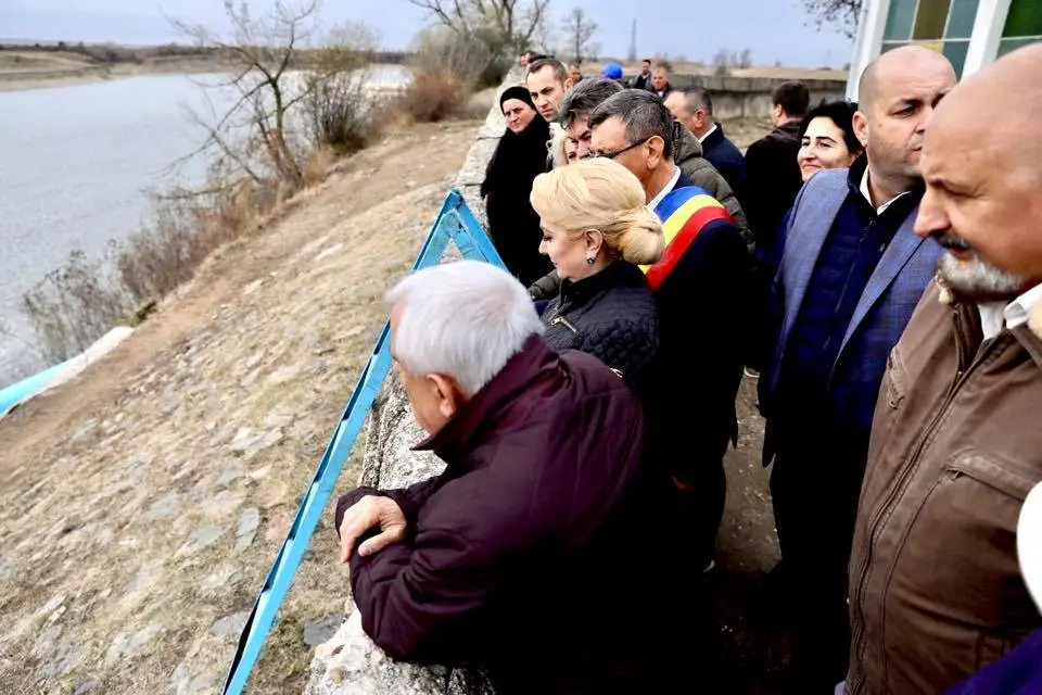 Destin de jurnalist: bolnavă de cancer, mama colegului nostru Lucian Cozma s-a stins pe un pat al Clinicii „Laser” din Vladimirescu fără să aibă voie să-și VADĂ fiul în ultimele luni, din cauza PANDEMIEI ale cărei decese le mediatizează zilnic...