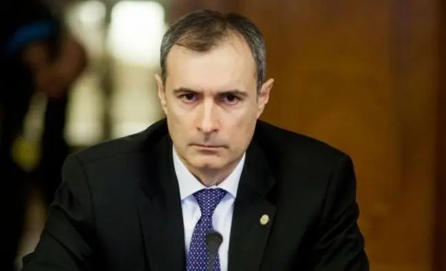 Totul merge conform CALCULELOR DOMNULUI GENERAL: IEPURII de sacrificiu ai lui Falcă sunt „varză de Brucsles”... așa că lupta pentru câștigarea MARATONULUI PENTRU PRIMĂRIA ARAD se va da FĂȚIȘ între „micul faraon” și „marele său dușman”, Mihai Fifor