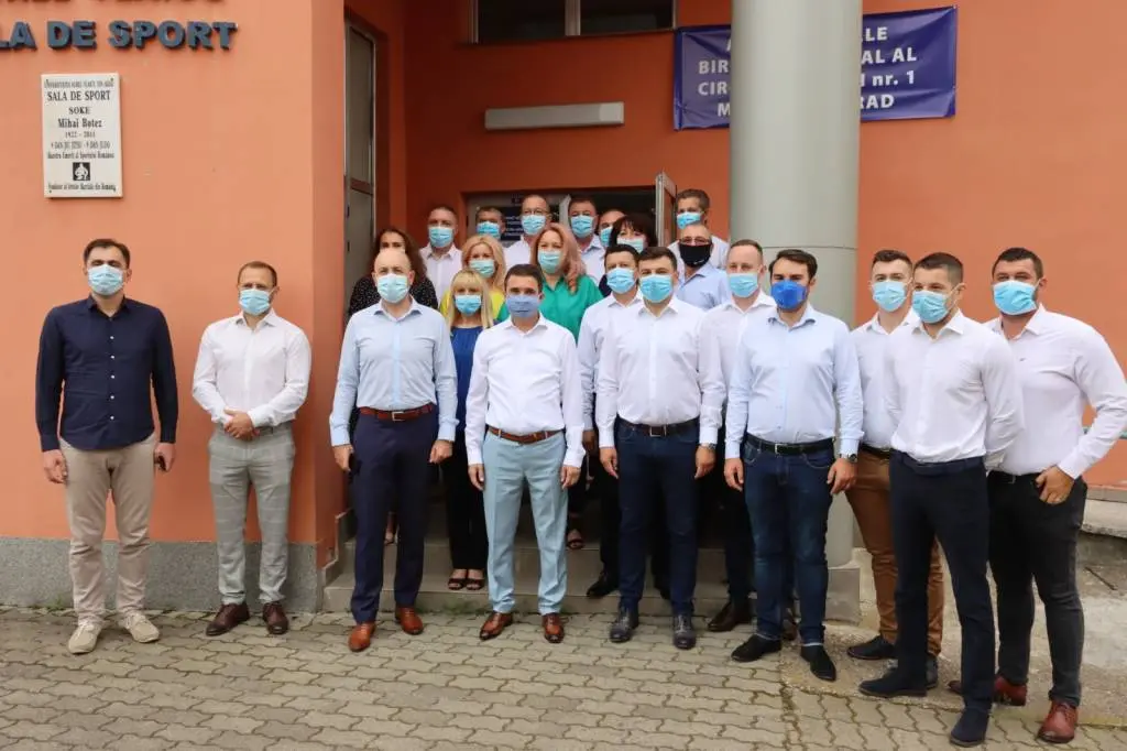 De la Bibi la Lăbău / ăsta e partidul tău: PNL Arad a depus dosarele candidaților pentru Consiliul Local Municipal